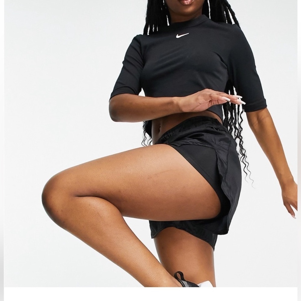 Nike Running Run Division tempo luxe 2in1 shorts in black Size L - Picture 2 of 10